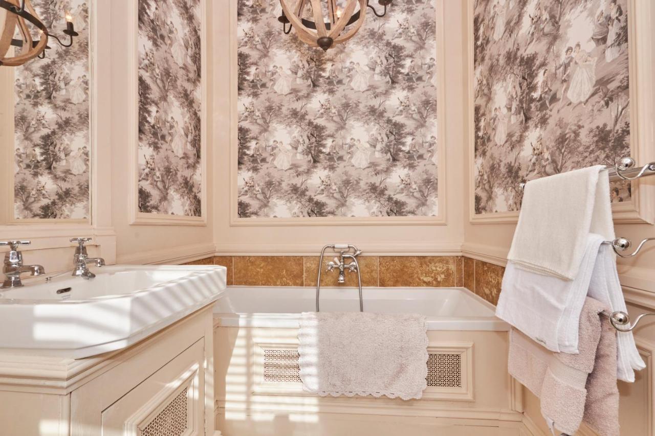The Stunning French Boudoir Of Harrogate Apartment ภายนอก รูปภาพ